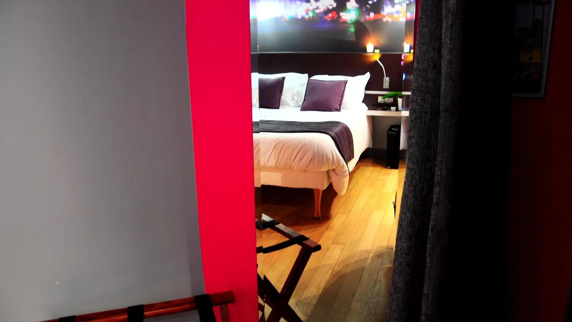 ***  Hotel Lumieres Montmartre Párizs Franciaország